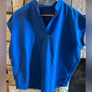 Figs Rafaela scrub top. Royal blue. Medium.